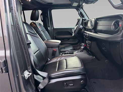 Certified 2024 Jeep Gladiator Rubicon w/ Convenience Group image 18