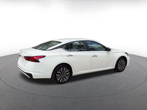 Used 2025 Nissan Altima 2.5 SV image 15