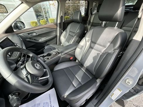Used 2023 Nissan Rogue SV w/ SV Premium Package image 15