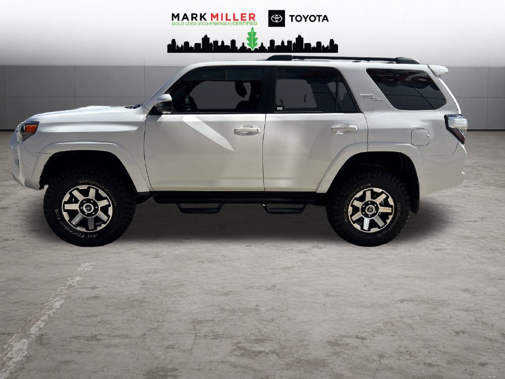 Used 2022 Toyota 4Runner TRD Off-Road AWD/4WD image 2
