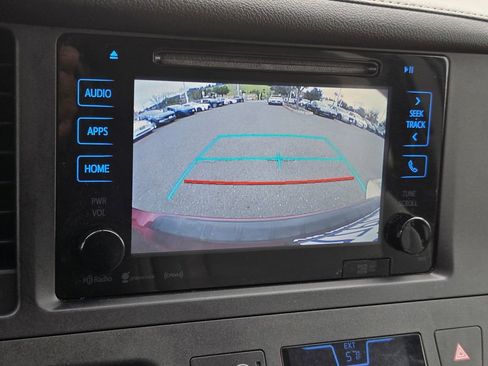 Used 2017 Toyota Sienna XLE w/ XLE Navigation Package image 17