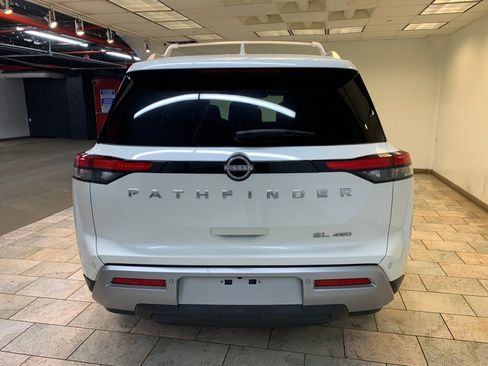 Used 2024 Nissan Pathfinder SL AWD/4WD image 7