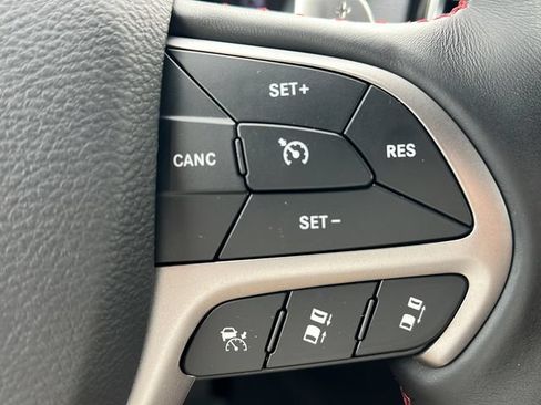 Used 2020 Jeep Grand Cherokee Trailhawk w/ Trailhawk Luxury Group AWD/4WD image 26