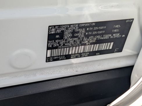 Used 2024 Toyota Venza Limited image 33