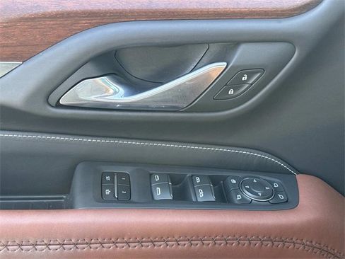 Used 2023 GMC Yukon Denali Ultimate image 24
