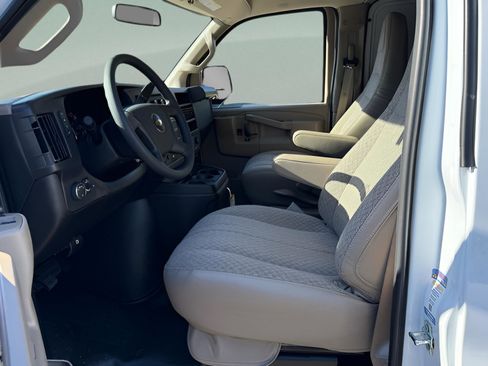 New 2025 Chevrolet Express 2500 image 6