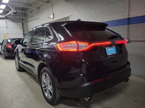 Used 2018 Ford Edge Titanium w/ Technology Package image 3