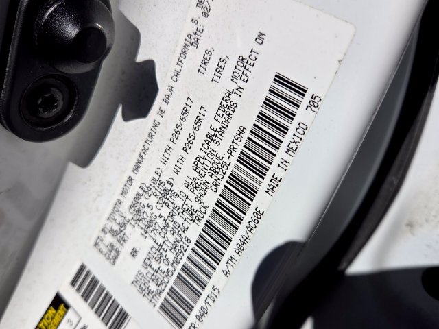 Used 2018 Toyota Tacoma TRD Sport w/ Technology Package RWD image 19