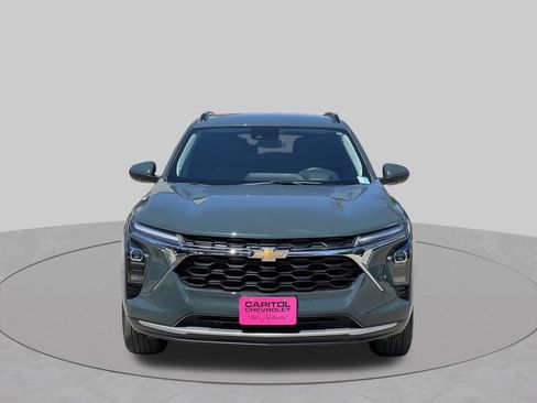 Used 2025 Chevrolet Trax LT w/ Driver Confidence Package FWD image 9