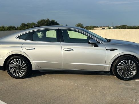 Used 2025 Hyundai Sonata SEL FWD image 13
