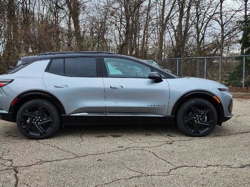 New 2025 Chevrolet Equinox EV RS image 4