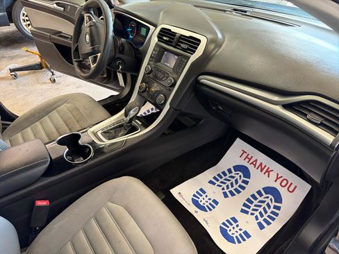 Used 2014 Ford Fusion S FWD image 15