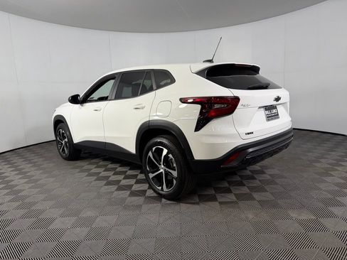 Used 2025 Chevrolet Trax RS w/ Sunroof Package image 10