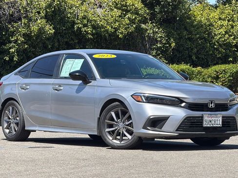 Used 2023 Honda Civic Sport image 2