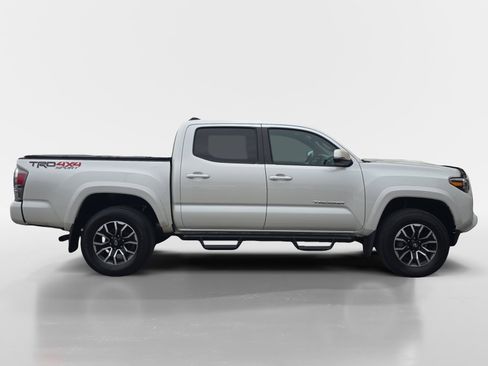 Used 2021 Toyota Tacoma TRD Sport w/ Technology Package image 6