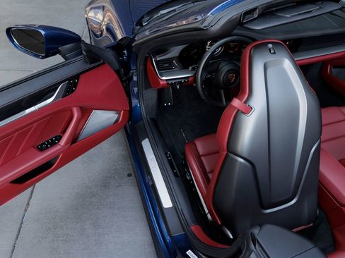 Certified 2025 Porsche 911 Turbo image 26