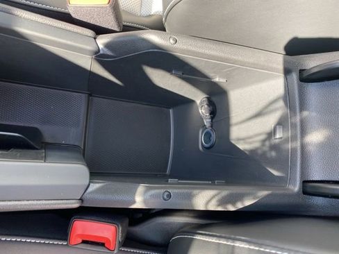 New 2025 Volkswagen Tiguan SE w/ Panoramic Sunroof Package image 42