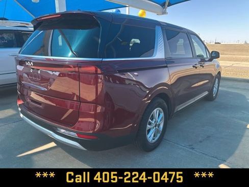 Used 2024 Kia Carnival LX image 8