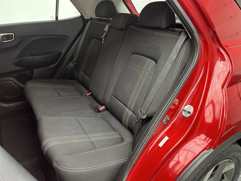 Used 2021 Hyundai Venue SEL image 9