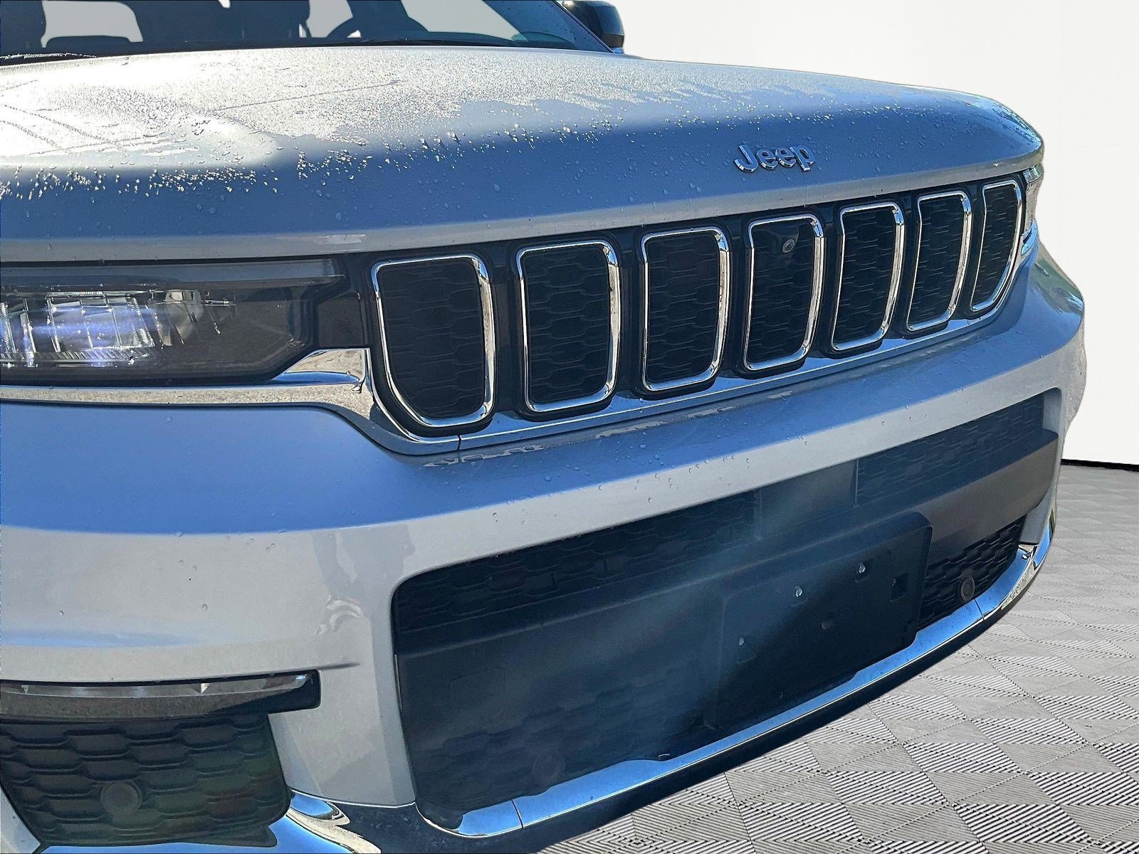 Used 2023 Jeep Grand Cherokee L Limited w/ Luxury Tech Group II AWD/4WD image 34