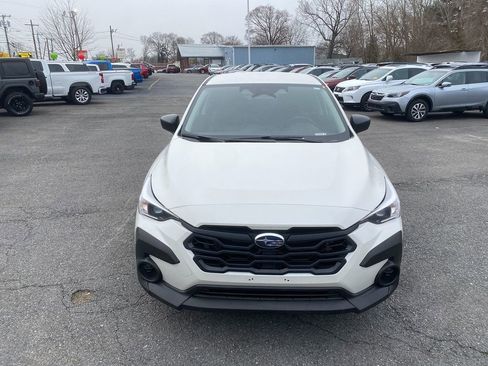 Used 2024 Subaru Crosstrek 2.0i image 3