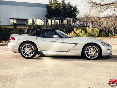 Used 2003 Dodge Viper SRT-10 image 33