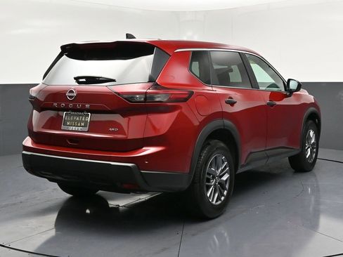 Certified 2025 Nissan Rogue S image 4