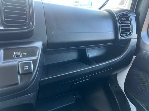Used 2025 RAM ProMaster 2500 w/ U-Haul Equipment Group FWD image 55
