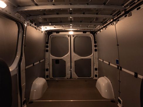 Used 2021 Mercedes-Benz Sprinter 2500 w/ Driver Convenience Package image 26