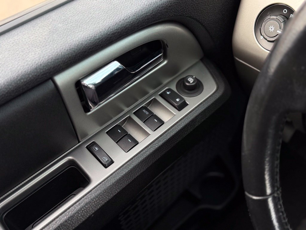 Used 2015 Ford Expedition XLT w/ Equipment Group 201A AWD/4WD image 24