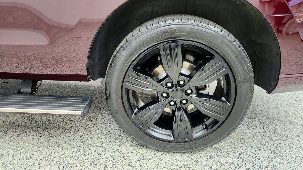 Used 2023 Ford Expedition Platinum AWD/4WD image 9