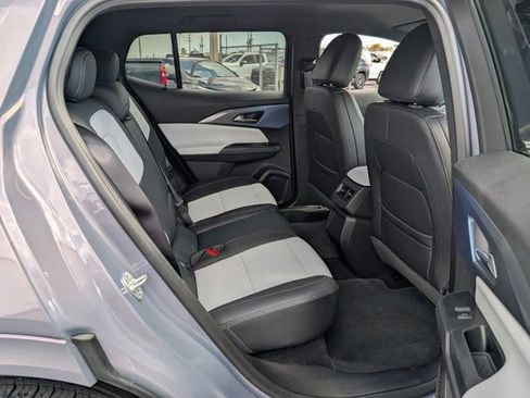 Used 2025 Chevrolet Equinox EV LT image 19