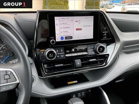 Certified 2025 Toyota Highlander XLE image 7