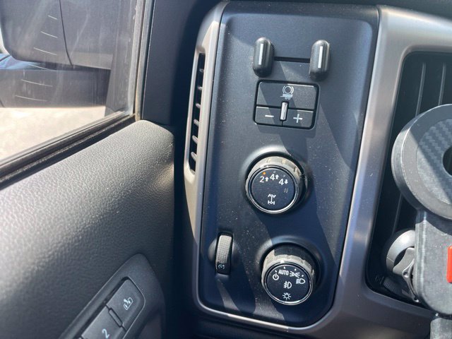 Used 2018 GMC Sierra 2500 Denali w/ Duramax Plus Package AWD/4WD image 7