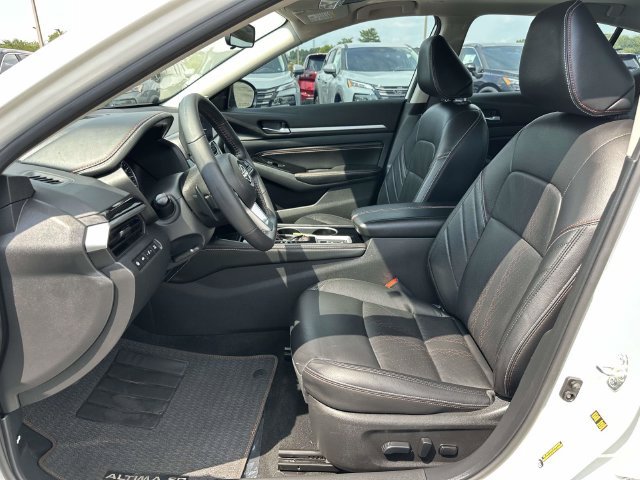 Used 2023 Nissan Altima 2.0 SR FWD image 17
