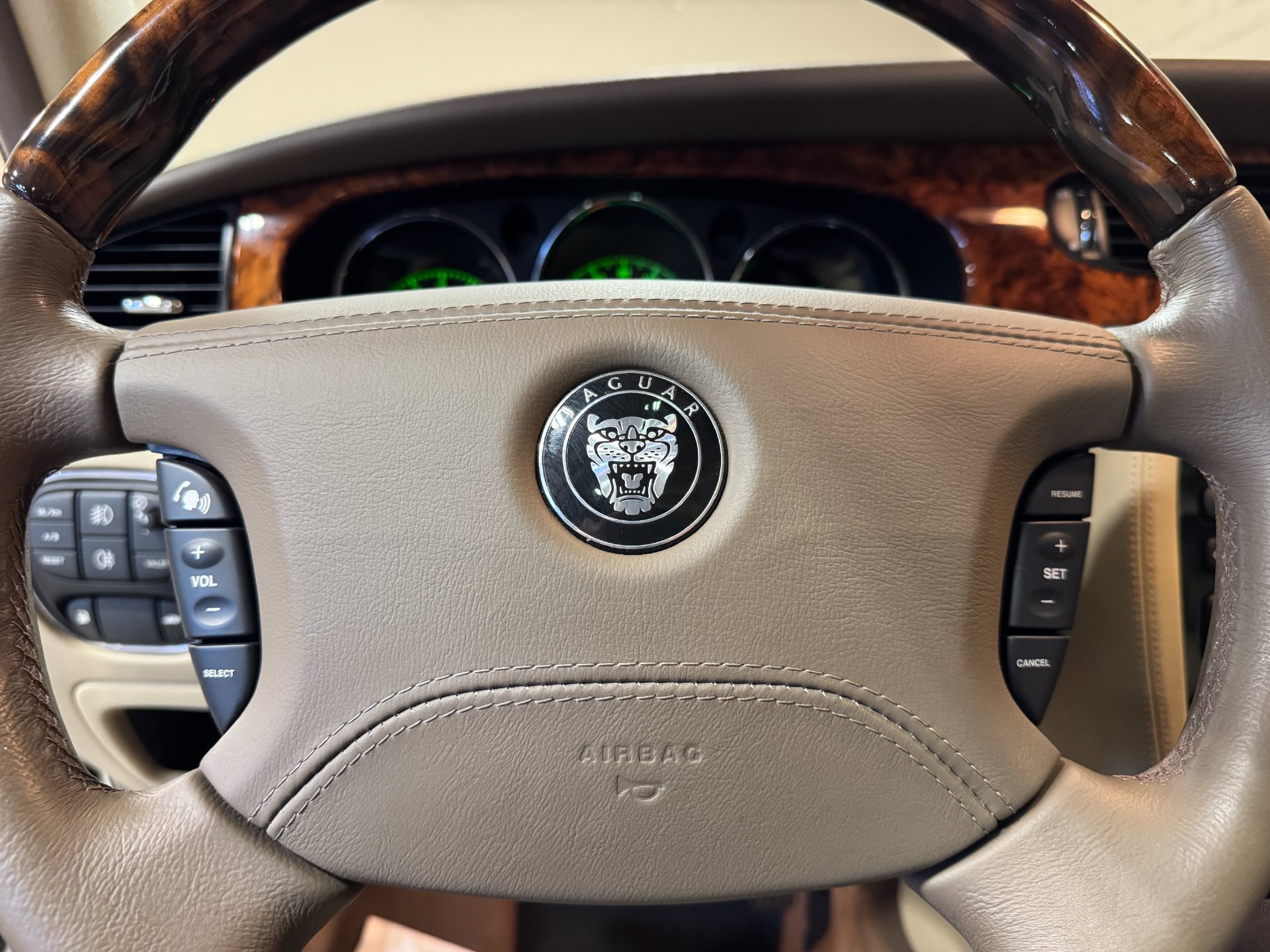 Used 2007 Jaguar XJ8 RWD image 52