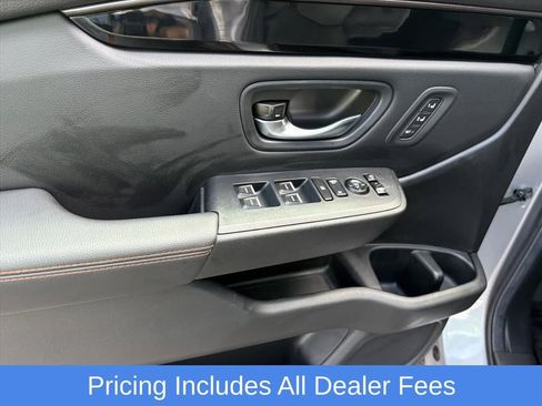 Used 2025 Honda Pilot TrailSport image 23