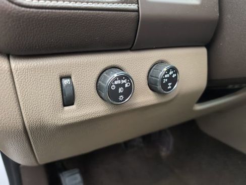 Used 2016 GMC Canyon SLT w/ Driver Alert Package image 18