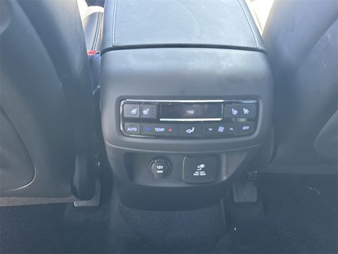 Used 2025 Hyundai Palisade Calligraphy image 17