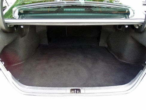 Used 2020 Toyota Camry SE FWD image 16