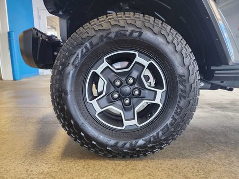 Used 2022 Jeep Gladiator Mojave w/ LED Lighting Group AWD/4WD image 9
