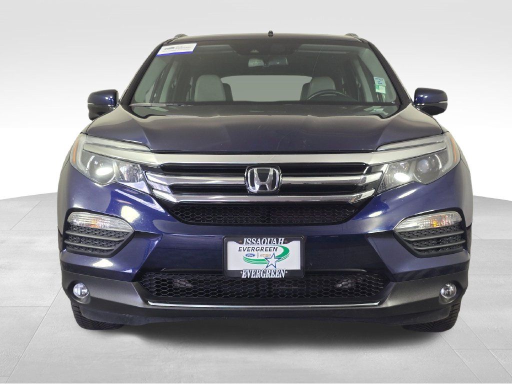 Used 2018 Honda Pilot Touring image 2