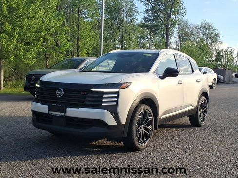 New 2026 Nissan Kicks SR w/ SR Premium Package AWD/4WD image 3