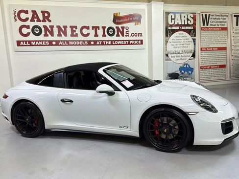 Used 2019 Porsche 911 Targa 4 GTS image 10