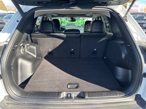 Used 2021 Jeep Cherokee Limited image 38