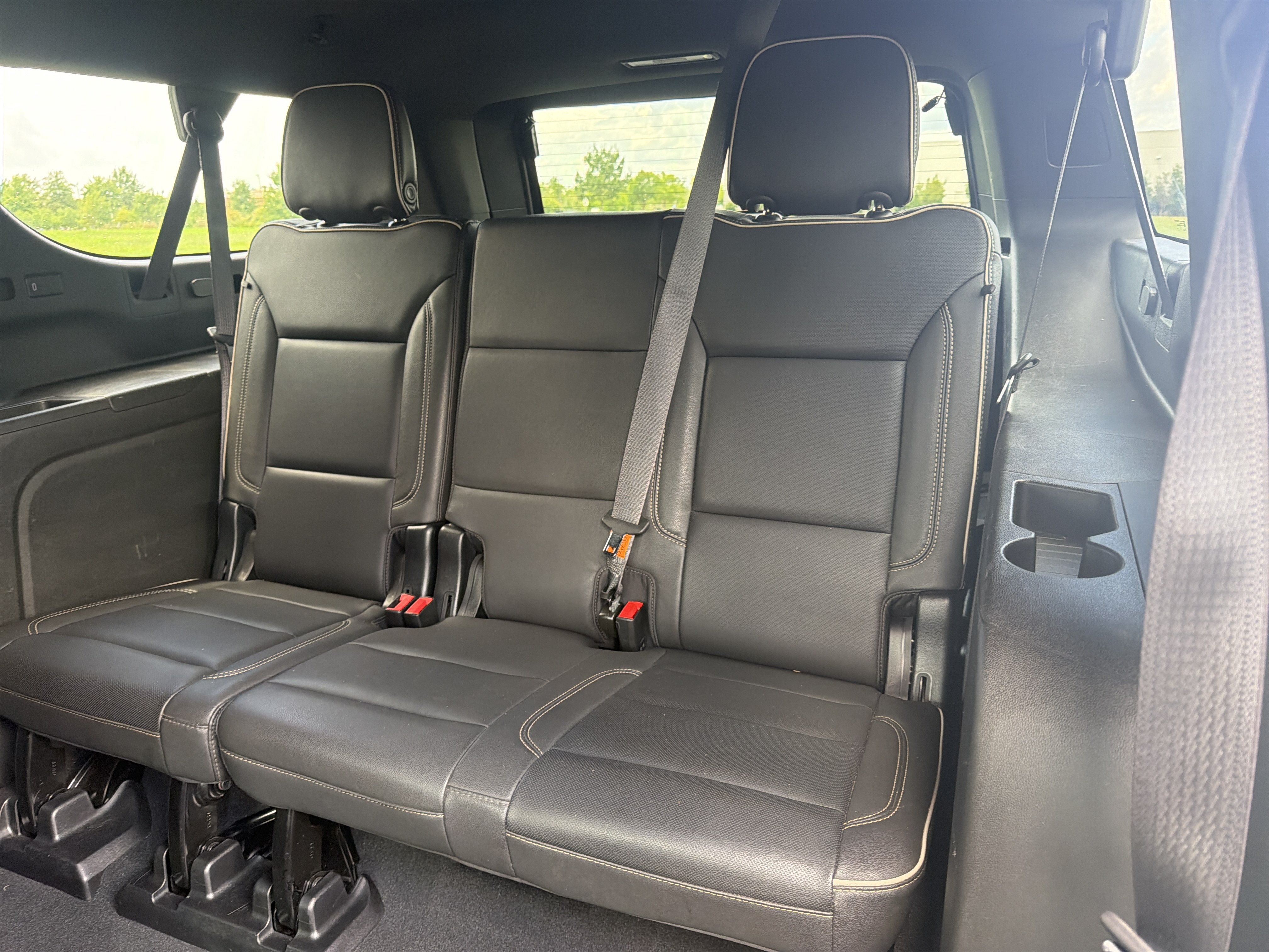 Used 2023 GMC Yukon XL SLT AWD/4WD image 27