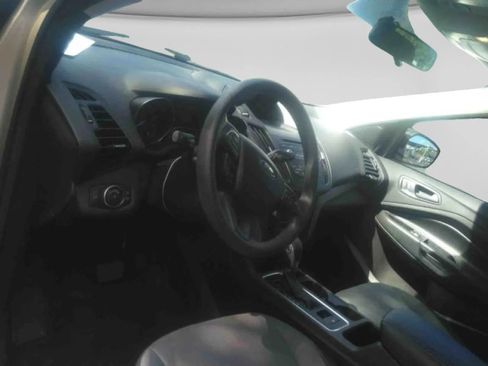 Used 2017 Ford Escape S FWD image 4
