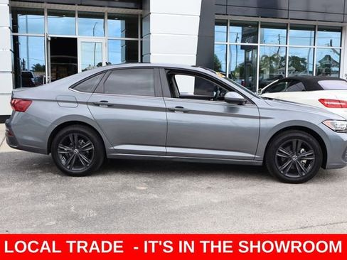 Used 2024 Volkswagen Jetta SE FWD image 10