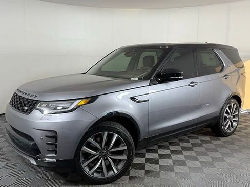 Used 2025 Land Rover Discovery Dynamic SE image 2