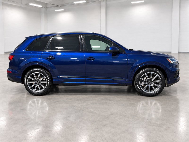 Used 2023 Audi Q7 2.0T Premium Plus w/ Premium Plus Package AWD/4WD image 3
